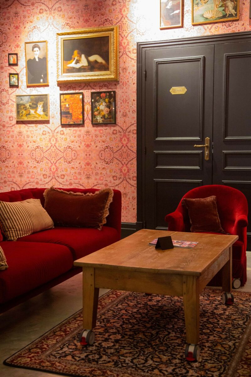 Salle de concert du projet Matilda conçue par Diso Design avec scène intimiste et éclairage architectural.