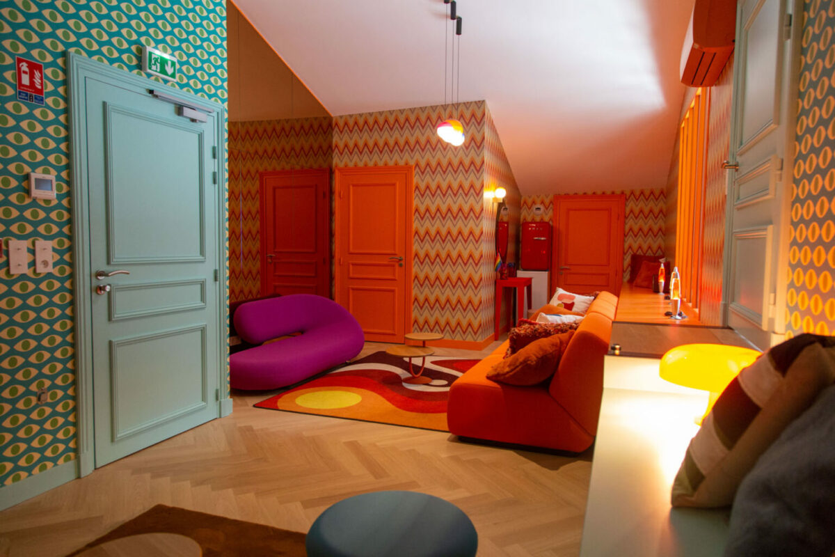 Ambiance seventies dans la loge du Matilda, design intérieur diso design