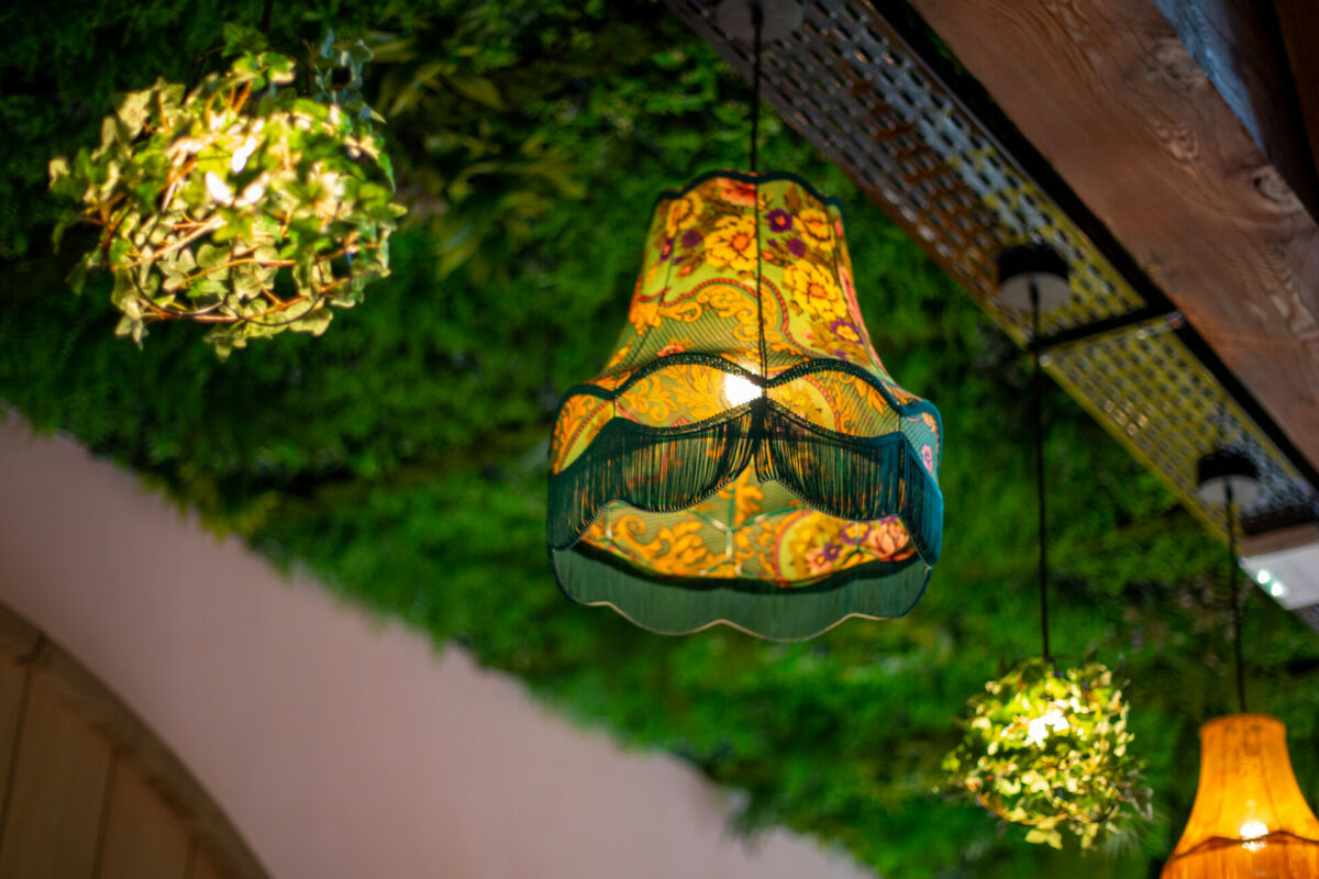 éclairage chaleureux salon de thé par diso design