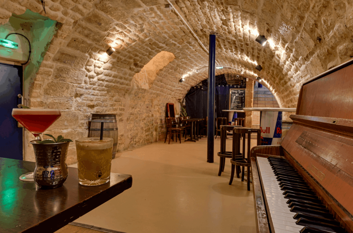 Cave voutee bar oculto paris